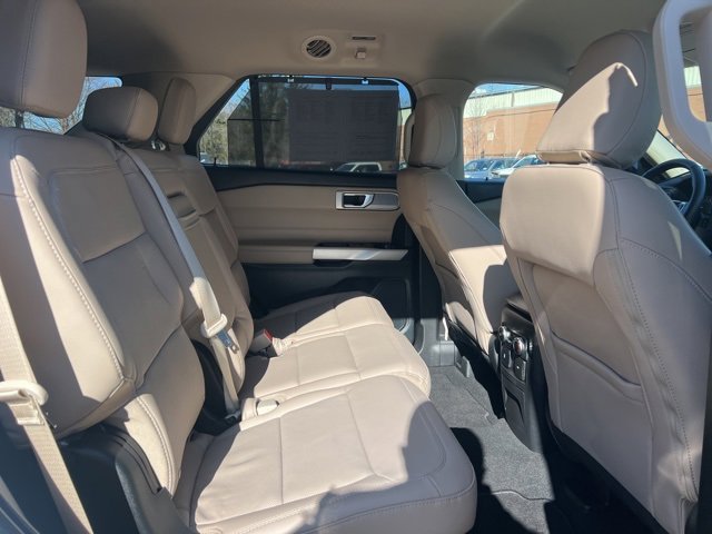 Used 2024 Ford Explorer Limited image 13