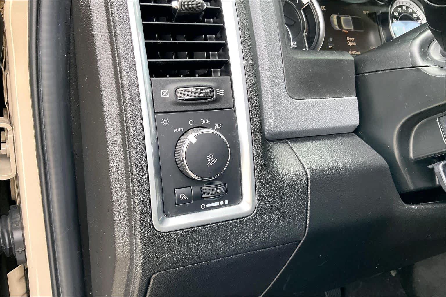 Used 2019 RAM 1500 Warlock w/ Electronics Group AWD/4WD image 34