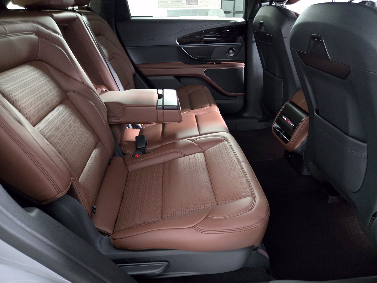 New 2026 Lincoln Nautilus Reserve w/ Jet Appearance Package AWD/4WD image 19