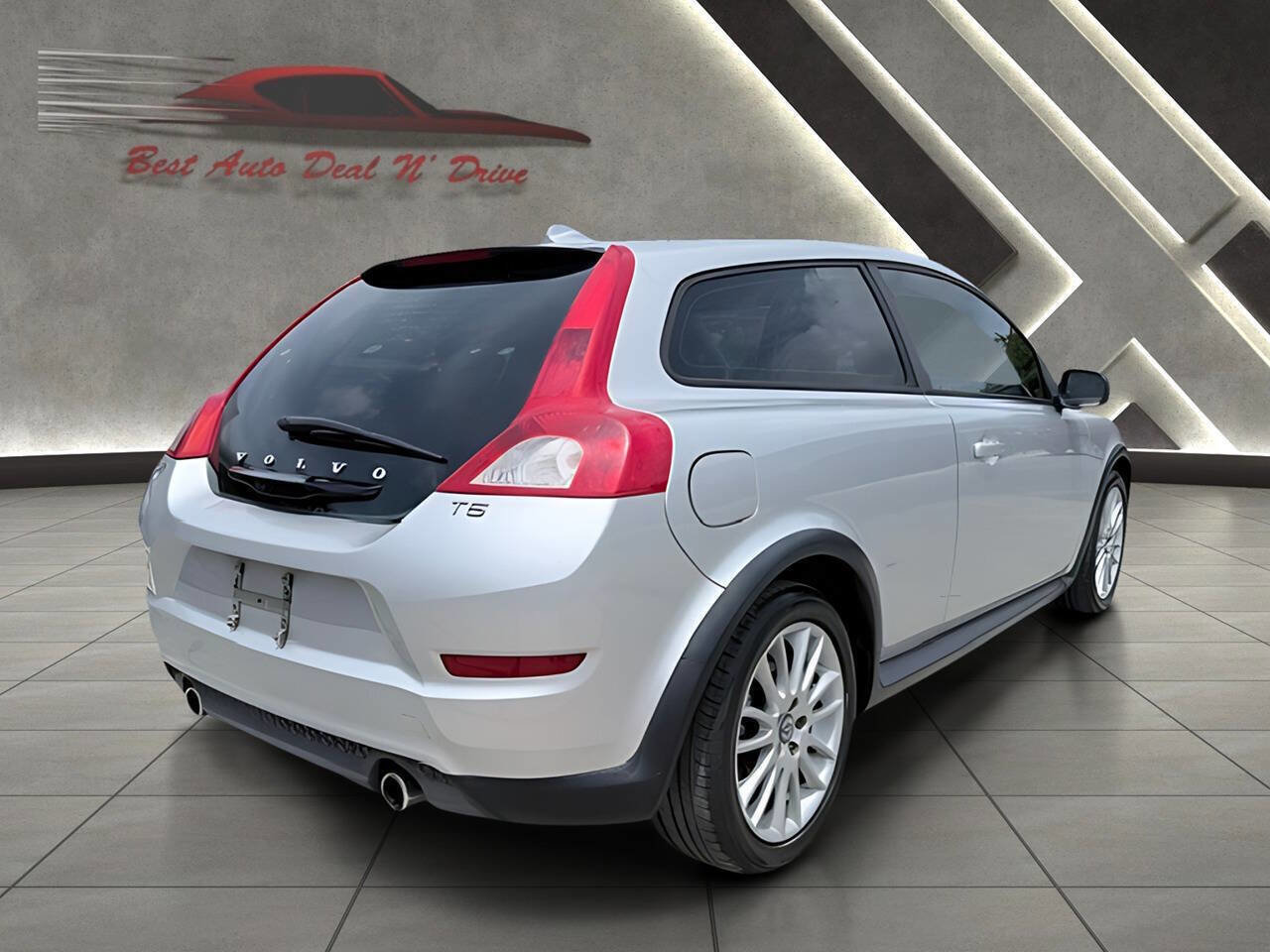 Used 2011 Volvo C30 T5 w/ Preferred Pkg FWD image 10