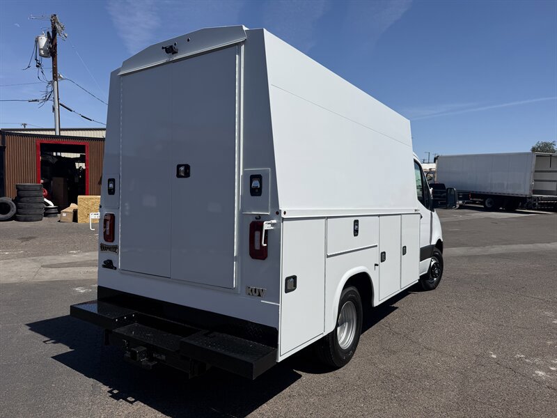 Used 2023 Mercedes-Benz Sprinter 3500 image 2