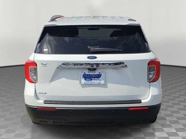 Certified 2024 Ford Explorer XLT RWD image 4