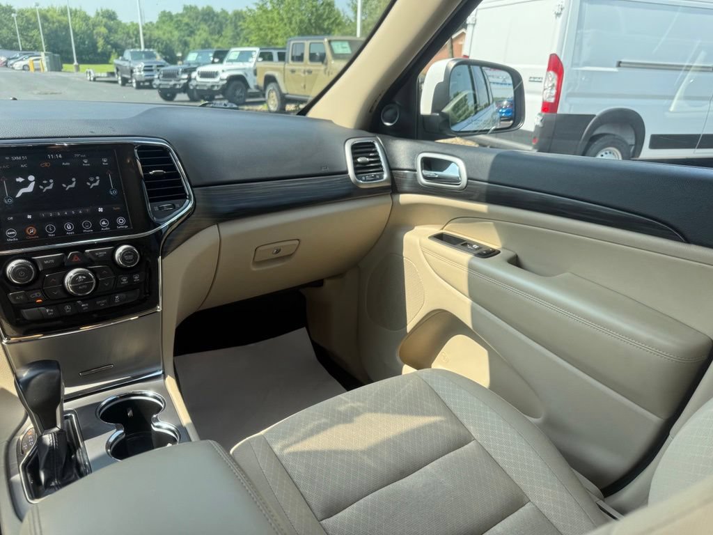 Certified 2022 Jeep Grand Cherokee Laredo E AWD/4WD image 36