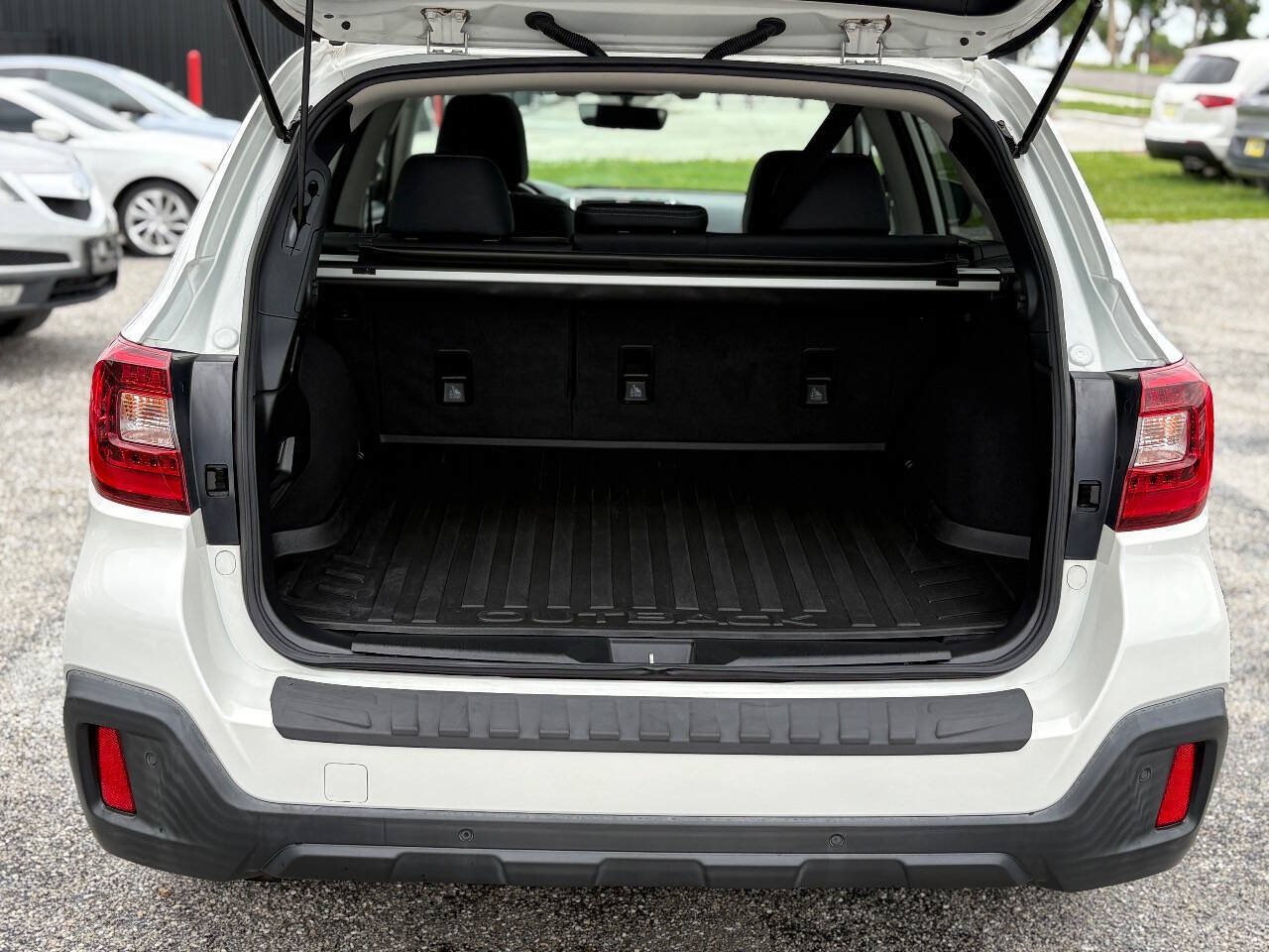 Used 2019 Subaru Outback 2.5i Limited AWD/4WD image 19