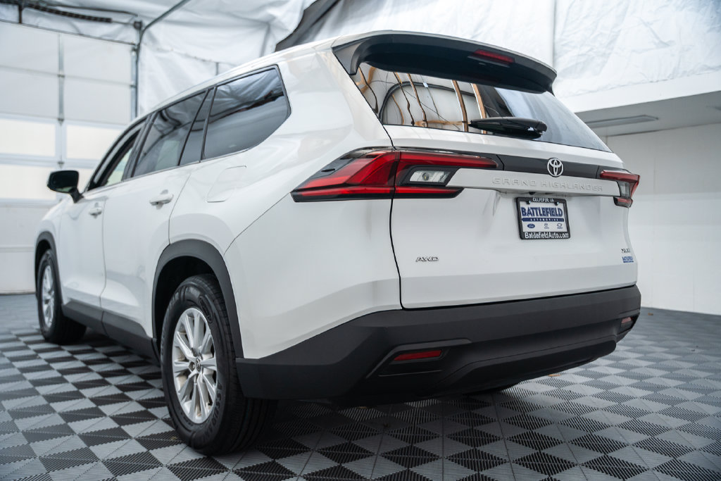Certified 2025 Toyota Grand Highlander AWD image 7