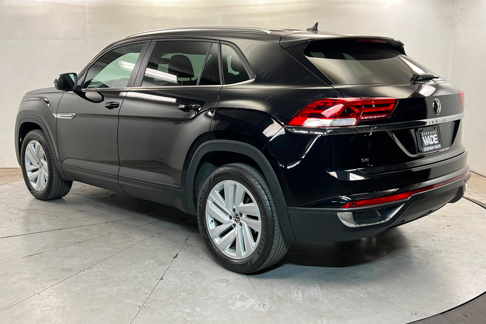 Used 2023 Volkswagen Atlas Cross Sport SE image 3