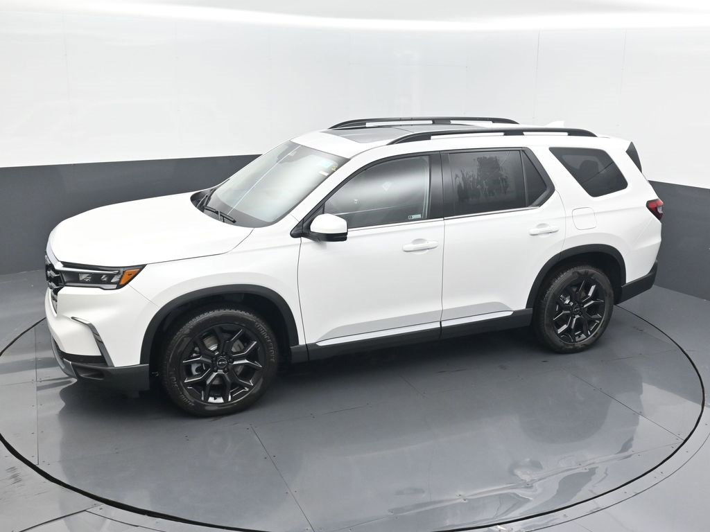 New 2025 Honda Pilot Touring image 12