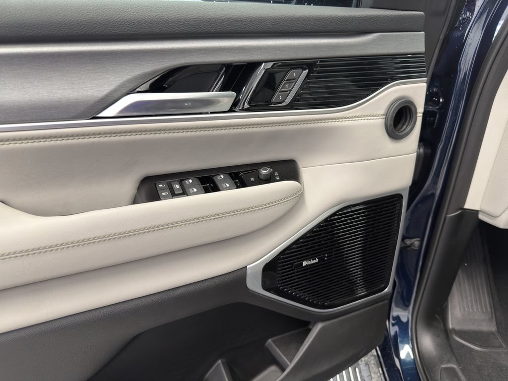 New 2026 Jeep Grand Wagoneer L Limited AWD/4WD image 28