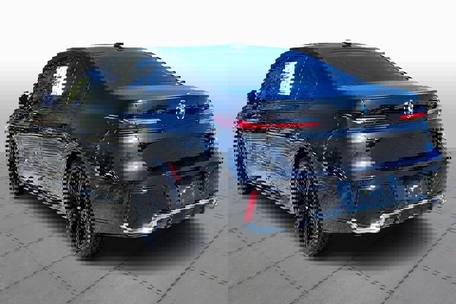 Used 2023 BMW 740i 740i image 12