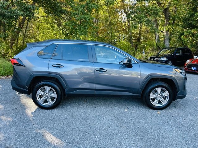 Used 2022 Toyota RAV4 XLE image 4
