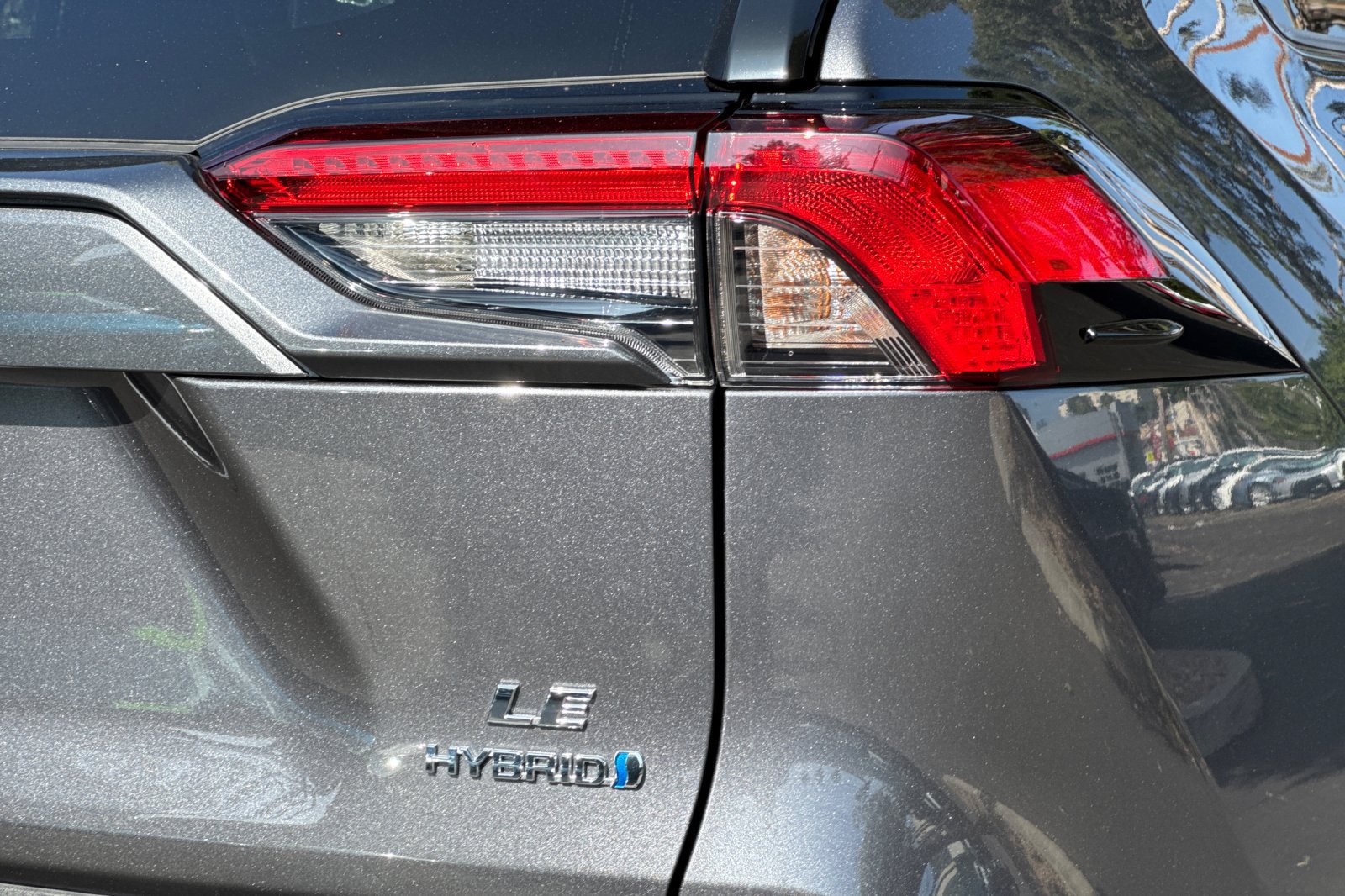 Used 2024 Toyota RAV4 LE AWD/4WD image 28