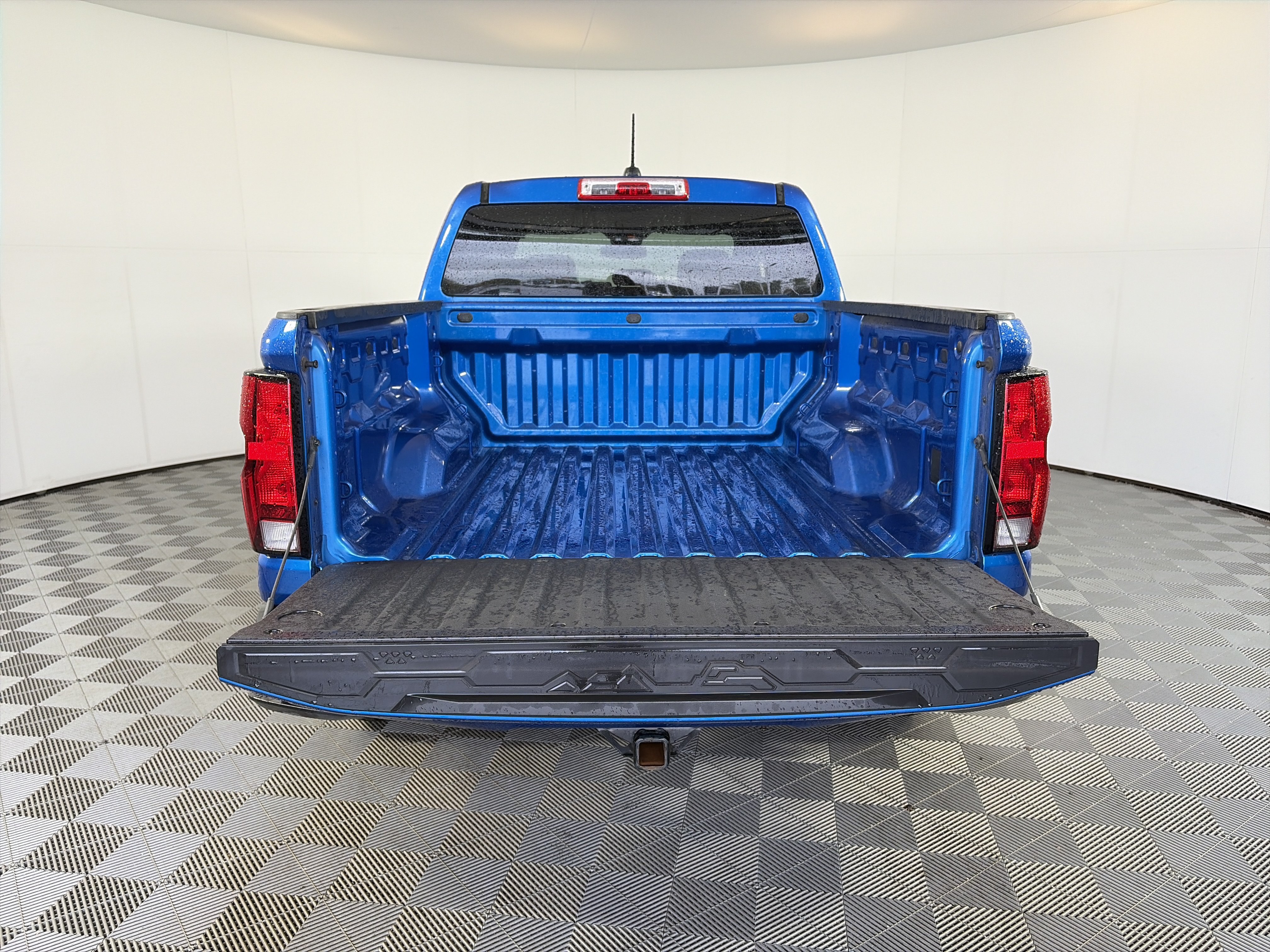 Used 2023 Chevrolet Colorado LT w/ Advanced Trailering Package AWD/4WD image 14