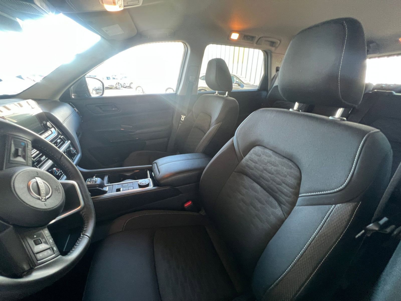Used 2025 Nissan Pathfinder SV AWD/4WD image 38