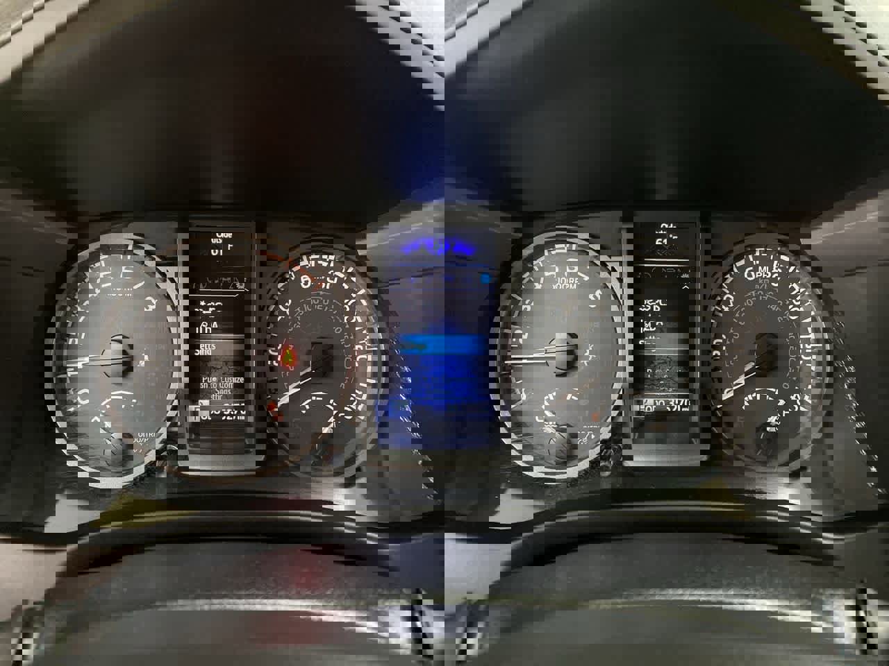 Used 2018 Toyota Tacoma TRD Sport w/ Technology Package image 27