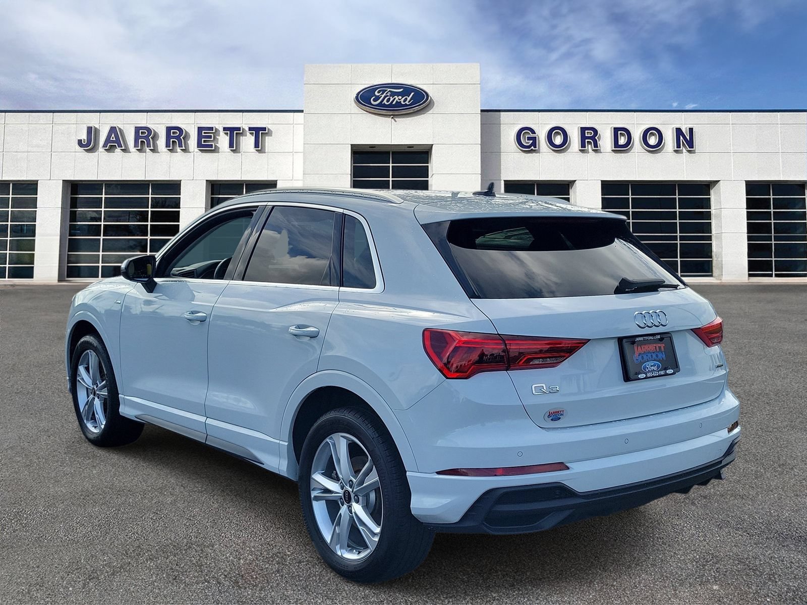 Used 2024 Audi Q3 2.0T Premium AWD/4WD image 3