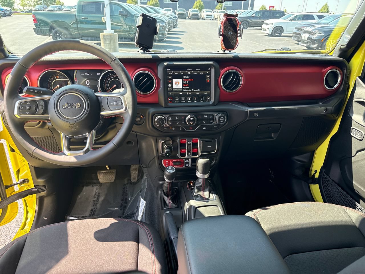 Used 2023 Jeep Gladiator Rubicon w/ Cold Weather Group AWD/4WD image 13