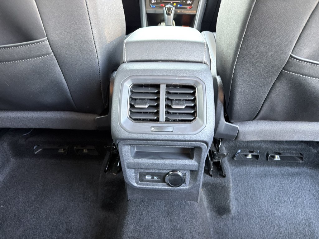 Used 2024 Volkswagen Tiguan SE FWD image 21