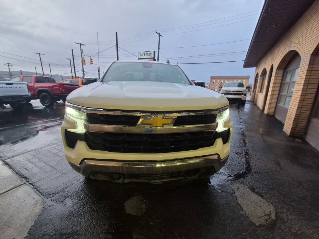 Used 2022 Chevrolet Silverado 1500 LT image 2
