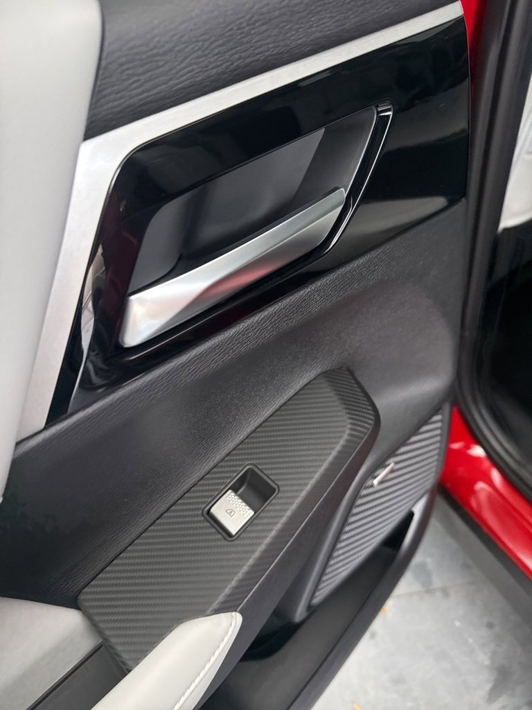 New 2025 Mitsubishi Outlander SE image 29