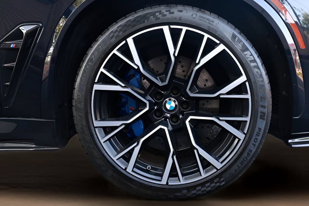 Used 2020 BMW X5 M Competition w/ Executive Package AWD/4WD image 35