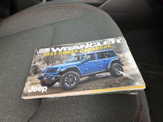 New 2025 Jeep Wrangler Unlimited Rubicon AWD/4WD image 30