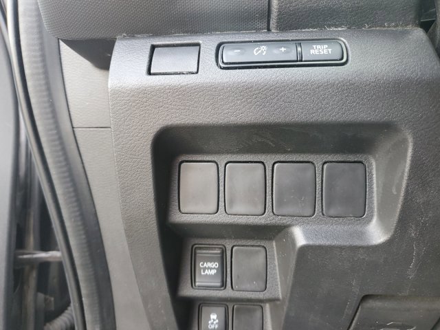 Used 2023 Nissan Frontier SV w/ Tow Package image 18