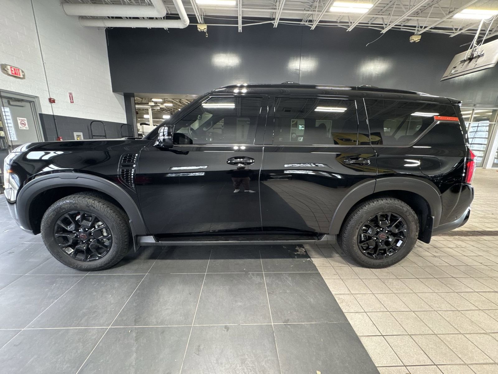 Certified 2025 Nissan Armada PRO-4X w/ Pro-4X Premium Package image 38