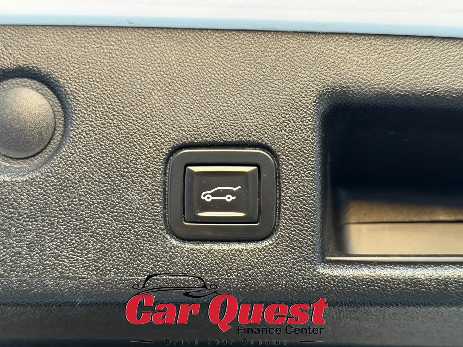 Used 2019 Chevrolet Equinox LT FWD image 15