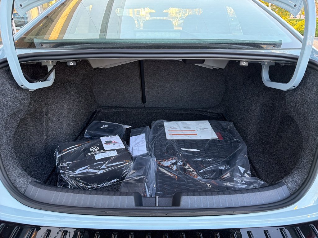New 2027 Volkswagen Jetta GLI Autobahn FWD image 16