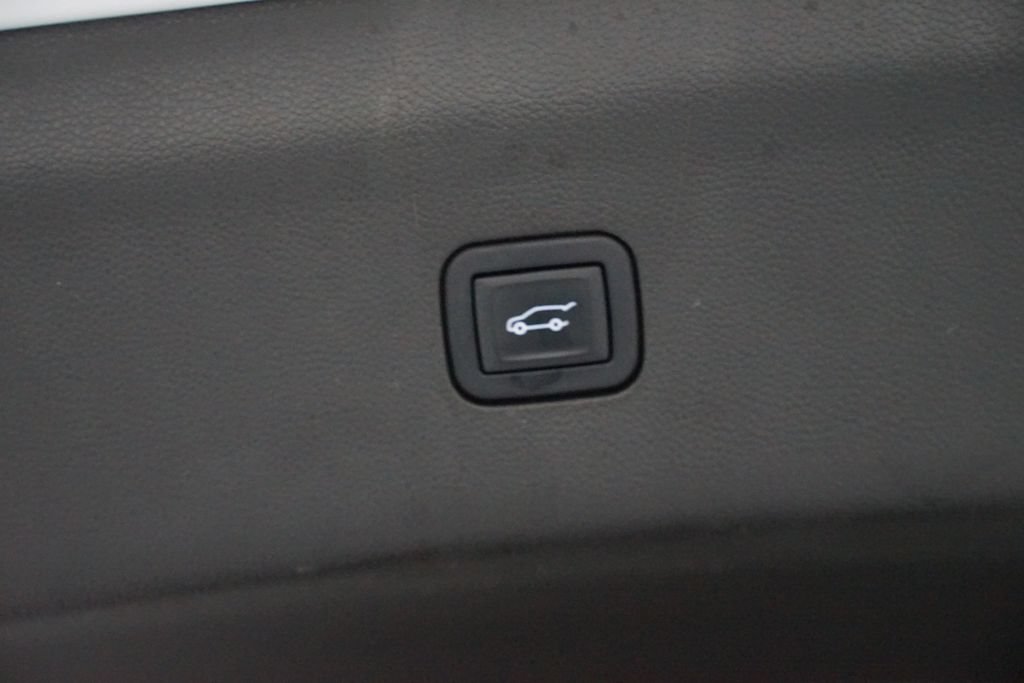 Used 2022 Buick Enclave Premium w/ Experience Buick Package FWD image 37