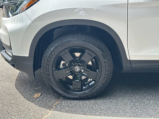 Used 2025 Honda Ridgeline Black Edition image 13