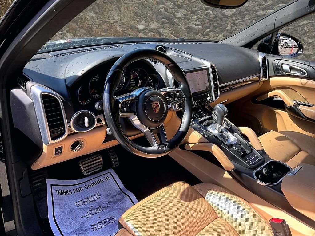 Used 2018 Porsche Cayenne S w/ Premium Package AWD/4WD image 12