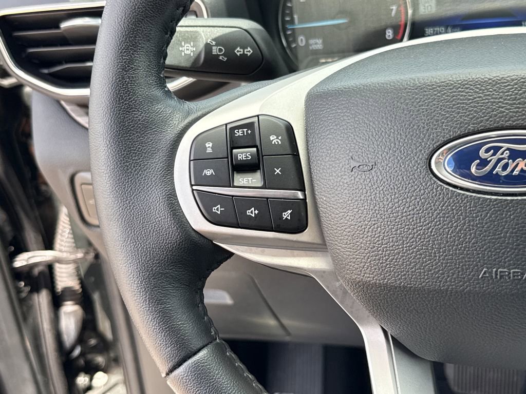 Used 2023 Ford Explorer Limited w/ Limited Technology Package image 15