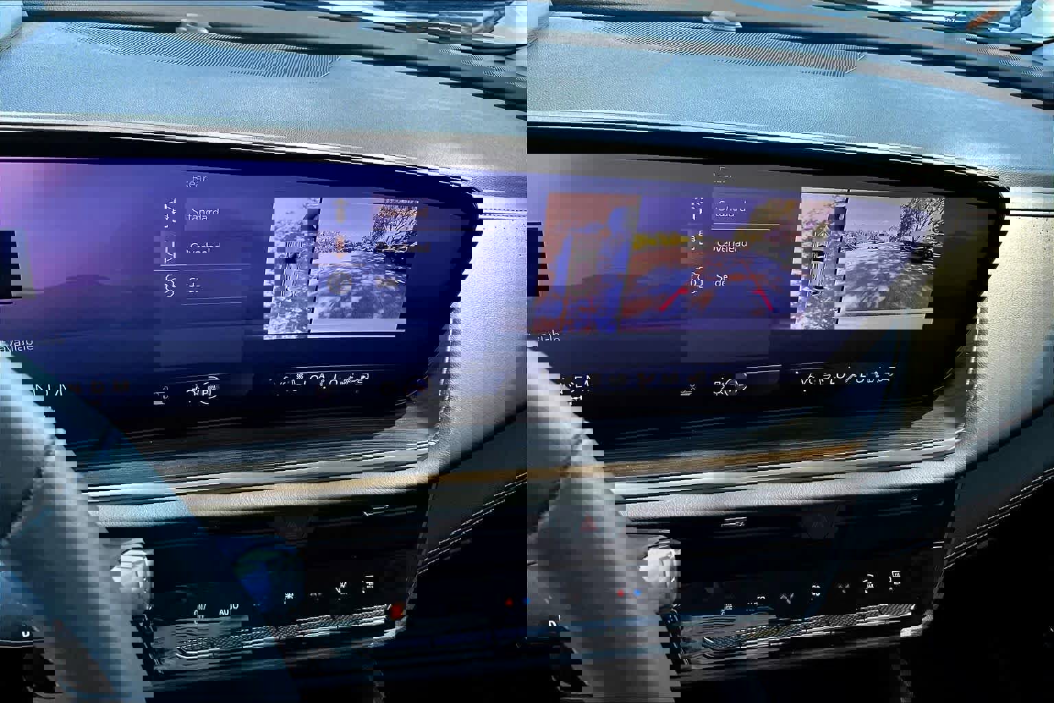 Used 2024 Buick Envision Avenir image 24