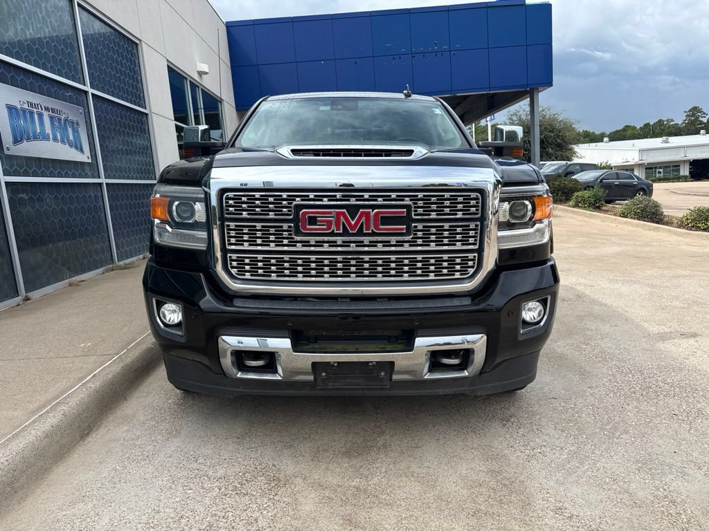 Used 2018 GMC Sierra 2500 Denali w/ Duramax Plus Package AWD/4WD image 3