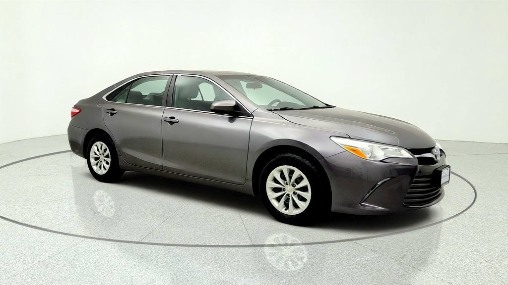 Used 2015 Toyota Camry LE FWD image 3