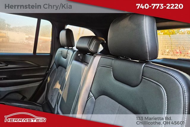 Used 2023 Jeep Grand Cherokee Altitude image 25