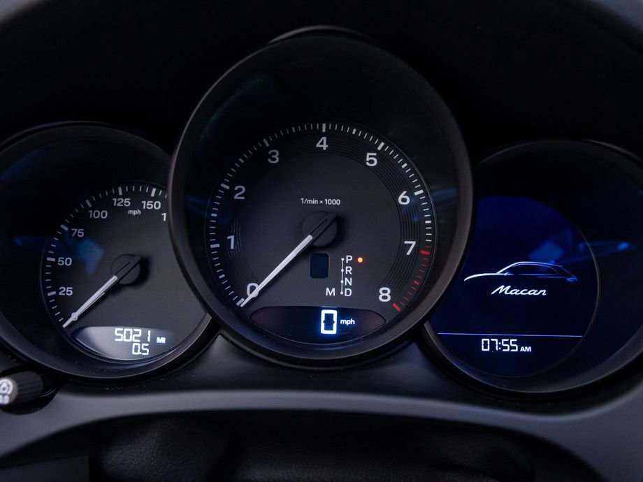Certified 2025 Porsche Macan image 21