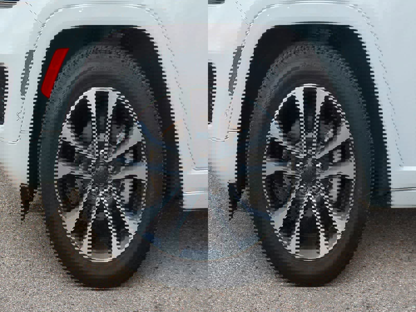 Used 2022 Jeep Grand Cherokee Overland image 14