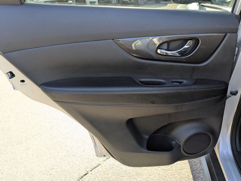 Used 2019 Nissan Rogue SV AWD/4WD image 29