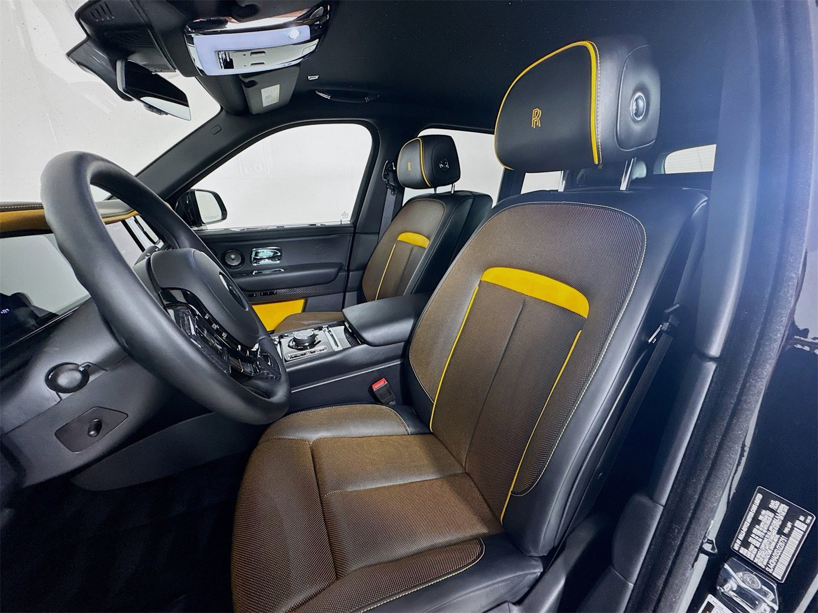 Used 2025 Rolls-Royce Cullinan Black Badge image 21