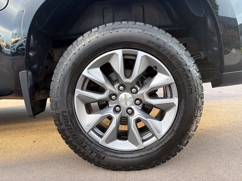 Used 2022 Chevrolet Silverado 1500 LT AWD/4WD image 17