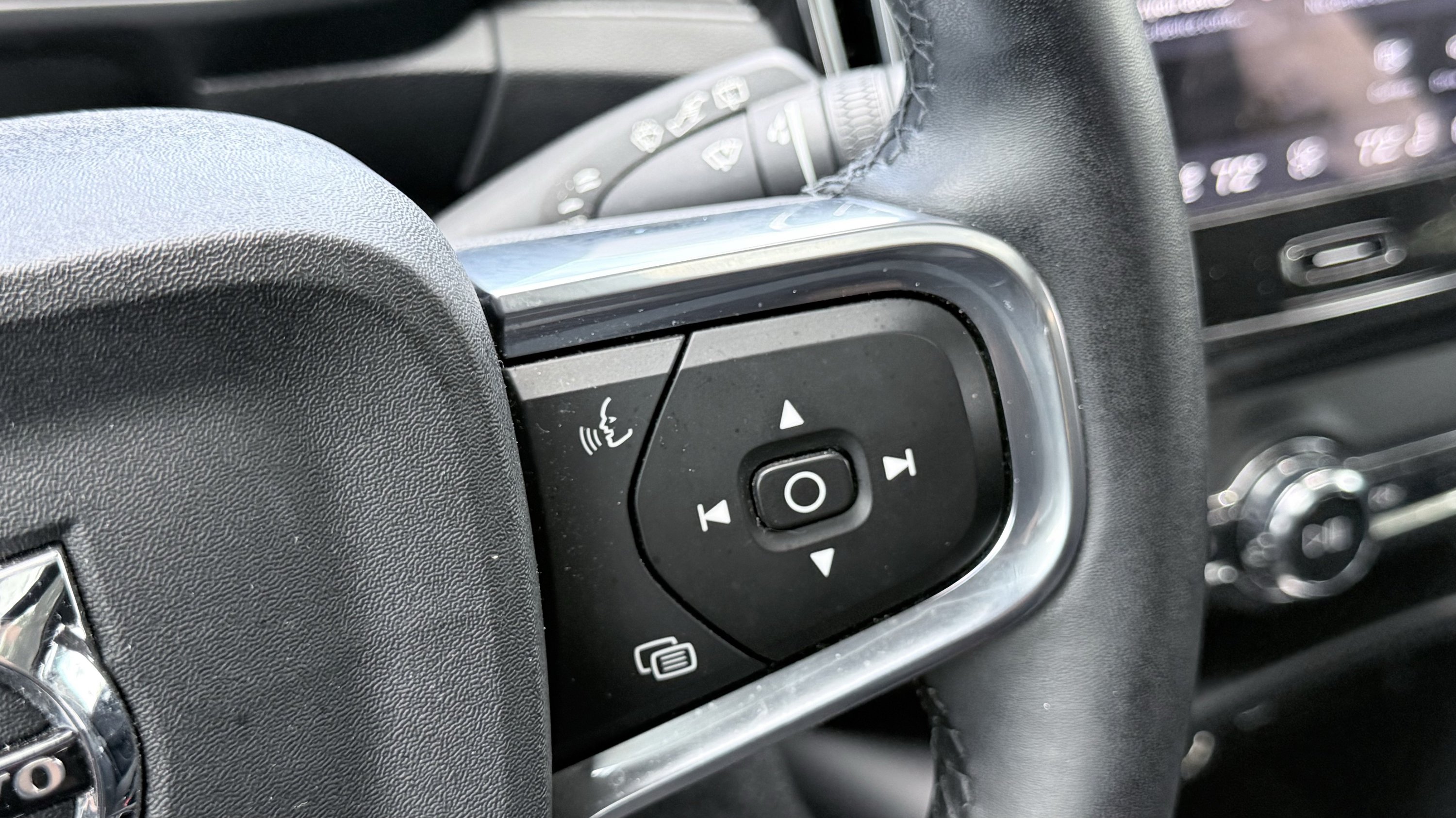 Used 2023 Volvo XC40 Recharge Ultimate AWD/4WD image 60