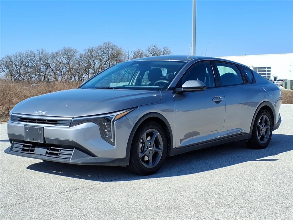 Used 2025 Kia K4 LXS image 9