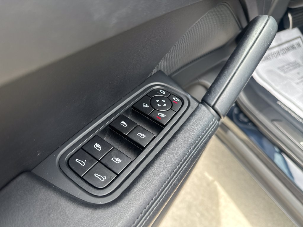 Used 2022 Porsche Cayenne Turbo GT AWD/4WD image 11