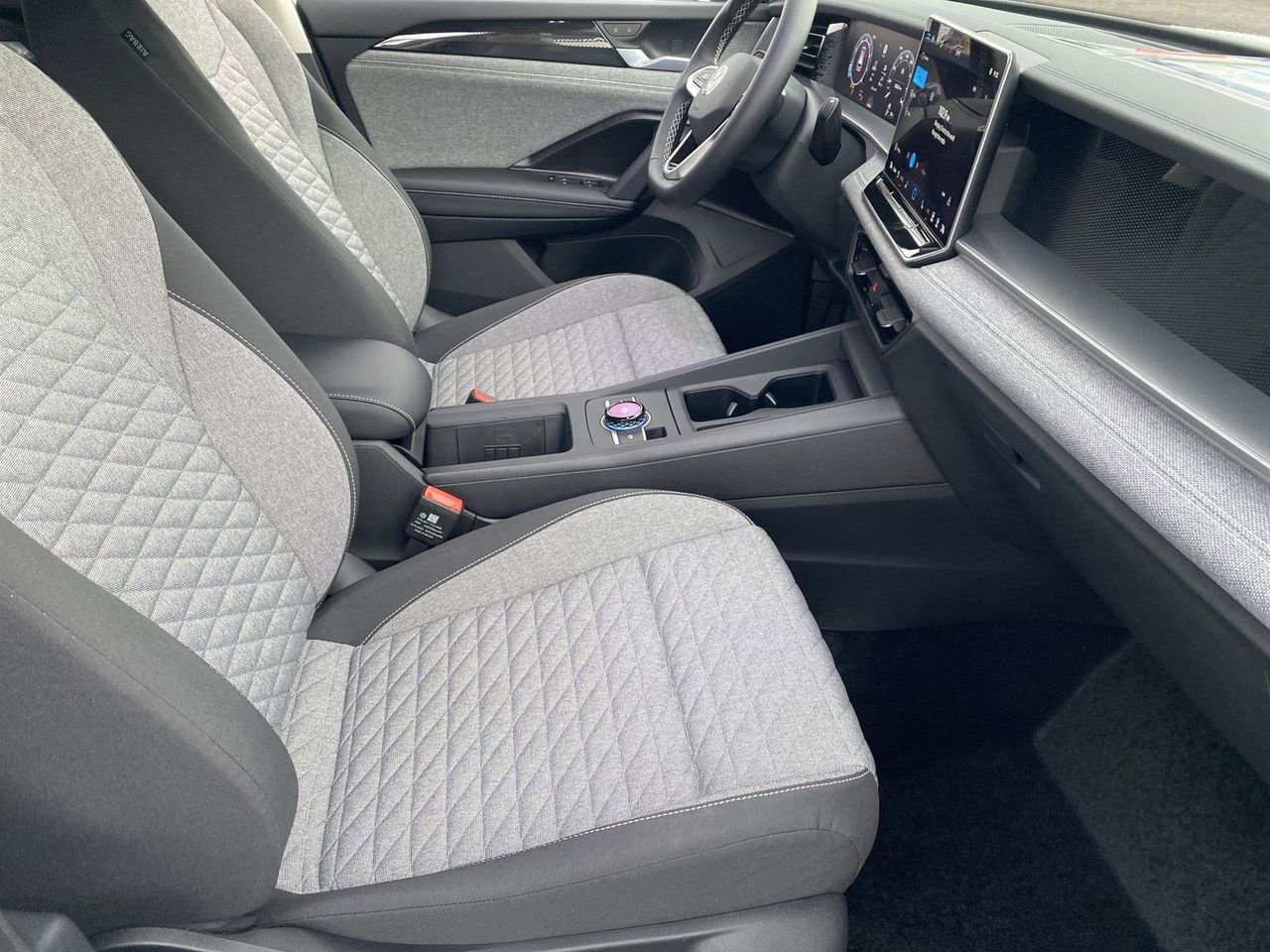 New 2026 Volkswagen Tiguan S FWD image 8