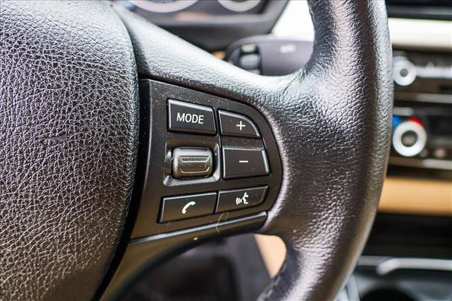 Used 2018 BMW 320i xDrive Sedan image 15