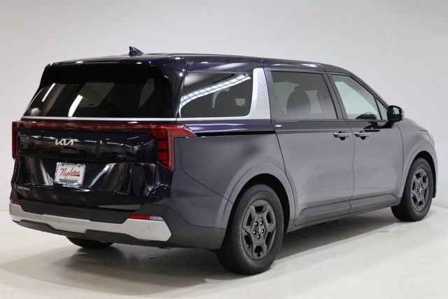 Used 2025 Kia Carnival FWD image 8
