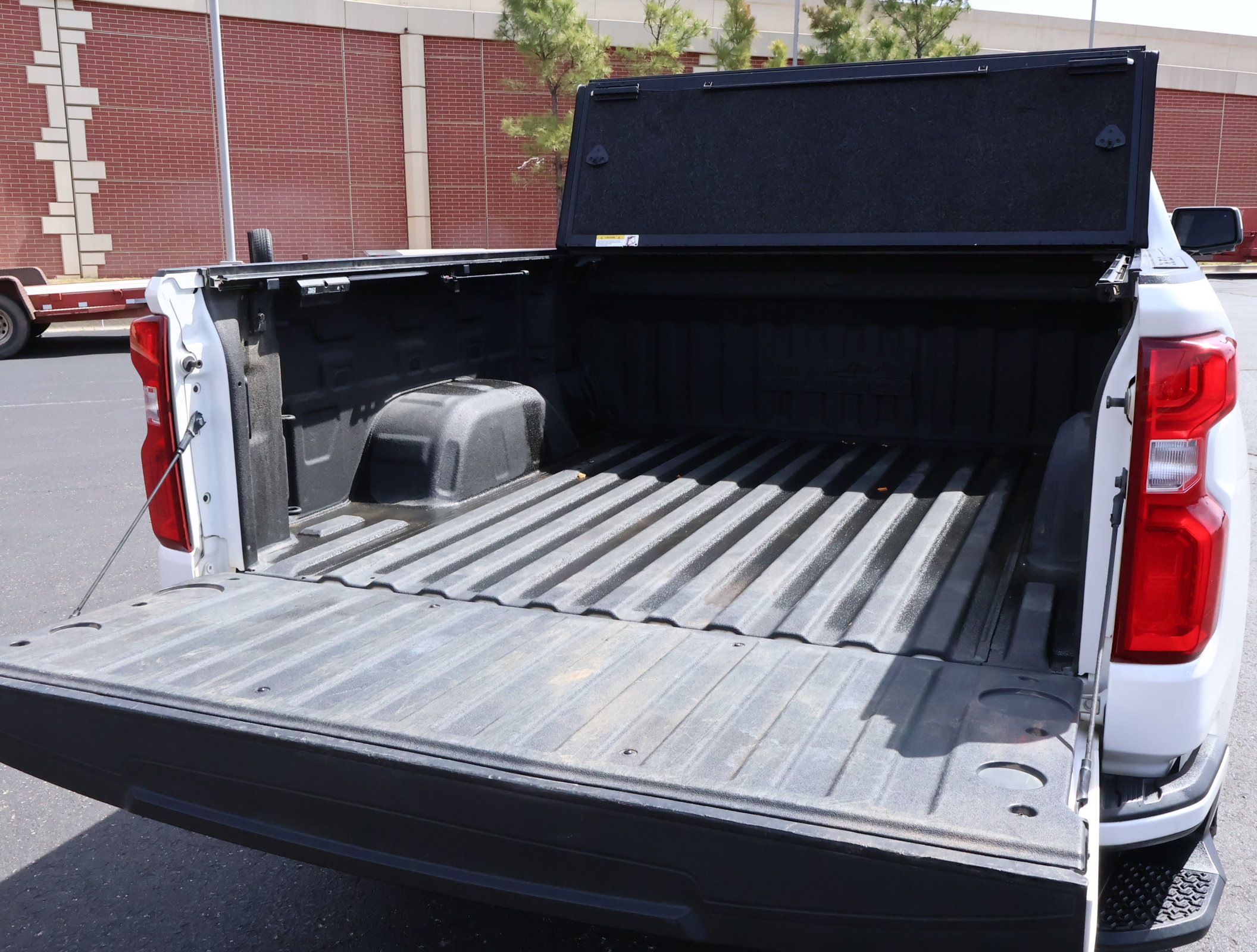 Used 2019 Chevrolet Silverado 1500 High Country w/ Technology Package image 31