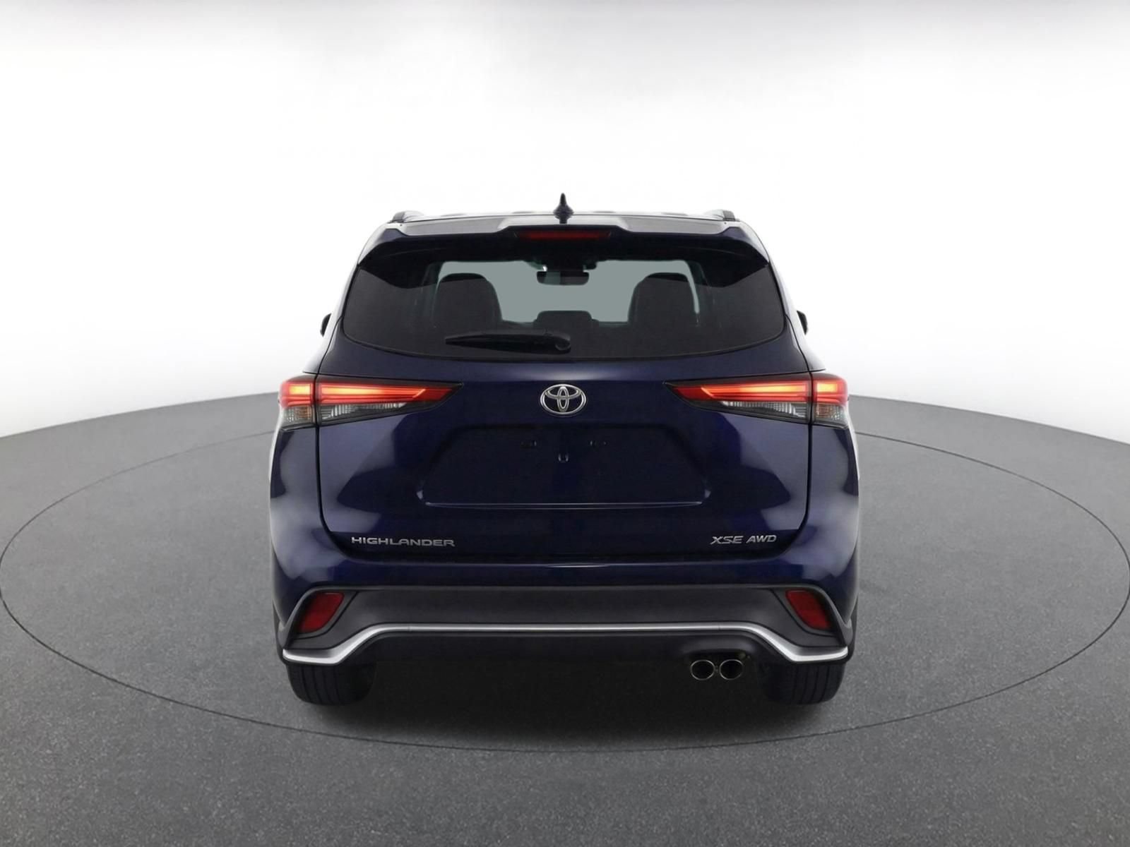 Used 2024 Toyota Highlander XSE AWD/4WD image 8